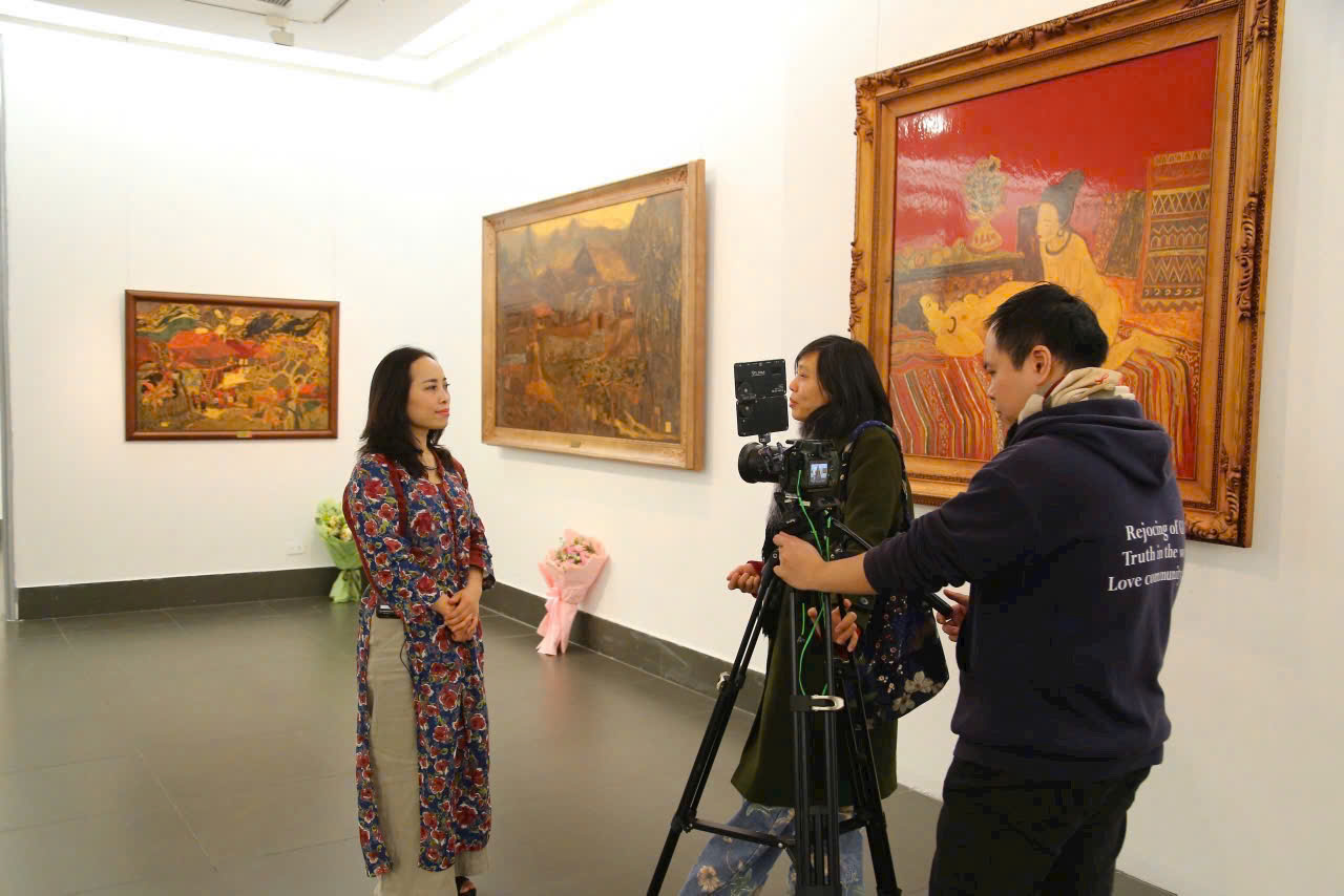 Phạm Thị Hồng Cẩm - phim trường